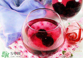 楊梅酒能放冰箱嗎？楊梅酒能冰凍嗎？