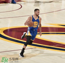 under armour curry4 low什么樣？庫里第四代總決賽戰(zhàn)靴低幫版諜照