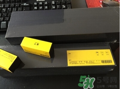 蕉下太陽傘怎么收？蕉下小黑傘太陽傘怎么打開？