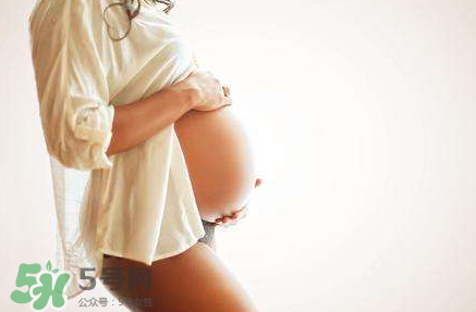 孕婦能用爽身粉嗎？孕婦能用爽身粉擦腳嗎？