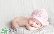早產(chǎn)兒的發(fā)育和正常嬰兒一樣嗎？早產(chǎn)兒發(fā)育會遲緩嗎？