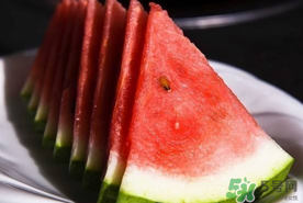 現(xiàn)在的西瓜為什么都是白籽？白籽西瓜是催熟的嗎？