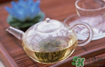 杜仲茶是熱性的嗎？杜仲茶和杜仲是一樣?xùn)|西嗎