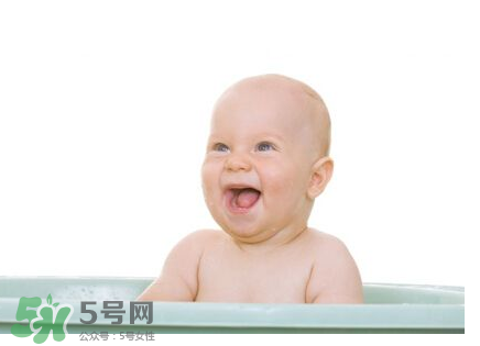 寶寶能用艾葉水洗澡嗎？嬰兒能用艾葉水洗澡嗎？