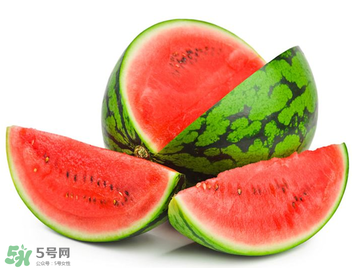催熟的西瓜能吃嗎？催熟的西瓜吃了會(huì)怎樣？