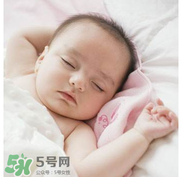 寶寶睡覺突然大哭是什么原因？寶寶睡覺大哭正常嗎？