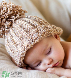 寶寶枕頭高了會(huì)怎么樣？寶寶枕頭高的危害