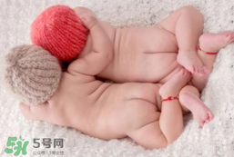 嬰兒床上用品有哪些？嬰兒床上用品需要準(zhǔn)備什么？