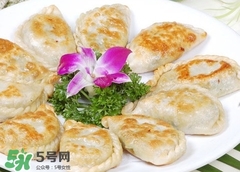 菜盒子的面怎么和？菜盒子是發(fā)面還是死面