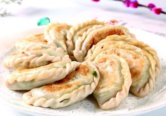韭菜盒子用什么水和面？韭菜盒子和面用冷水還是熱水