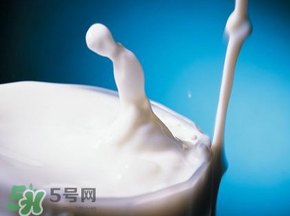 脫脂牛奶熱量高嗎？脫脂牛奶會(huì)發(fā)胖嗎
