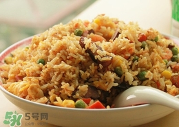 醬油炒飯怎么做？醬油炒飯生抽還是老抽