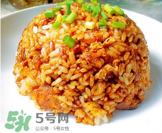醬油炒飯怎么做？醬油炒飯生抽還是老抽