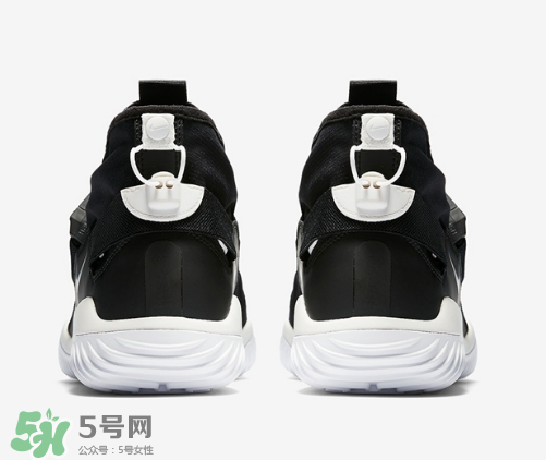 nikelab acg 07 kmtr機(jī)能運(yùn)動(dòng)鞋黑白配色多少錢？