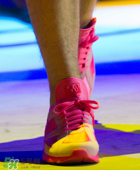 cdg與nike air max 180聯(lián)名氣墊運(yùn)動(dòng)鞋什么時(shí)候發(fā)售？