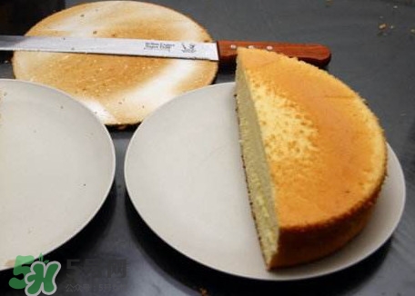 戚風(fēng)蛋糕為什么不蓬松？戚風(fēng)蛋糕不蓬松的原因