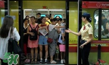 為什么開設(shè)女性車廂？應(yīng)不應(yīng)該開設(shè)女性車廂