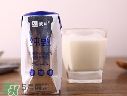 純甄酸奶過期還能喝嗎？純甄酸奶過期一點點要緊嗎？
