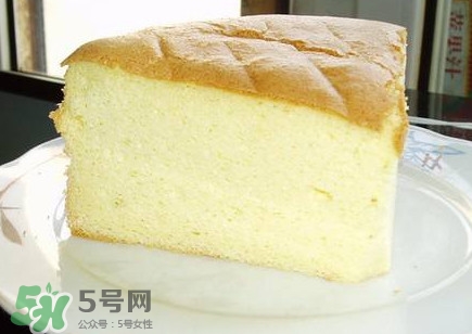 戚風蛋糕怎么做才松軟？戚風蛋糕怎么切開