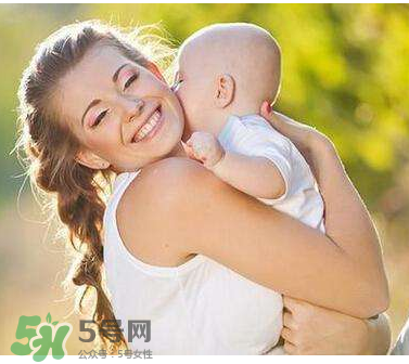 孕婦洗頭可以用護發(fā)素嗎？孕婦洗頭要不要用護發(fā)素？