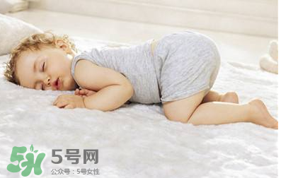 什么時候給寶寶剪指甲？寶寶多大可以剪指甲？