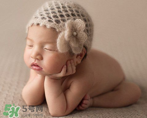 母乳喂養(yǎng)會(huì)胸下垂嗎？母乳喂養(yǎng)胸部下垂怎么辦？