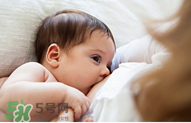 新生兒能用母乳洗臉嗎？新生兒能用母乳擦臉嗎？