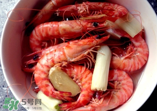 如何區(qū)分基圍蝦和竹節(jié)蝦？竹節(jié)蝦和基圍蝦的區(qū)別