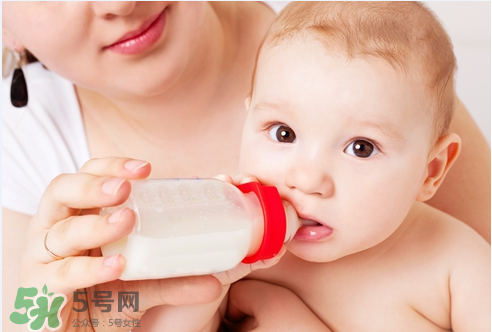 八月份可以斷奶嗎？8月份可以斷奶嗎？