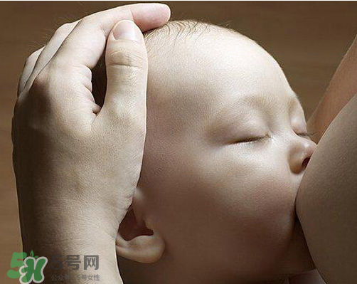 八月份可以斷奶嗎？8月份可以斷奶嗎？