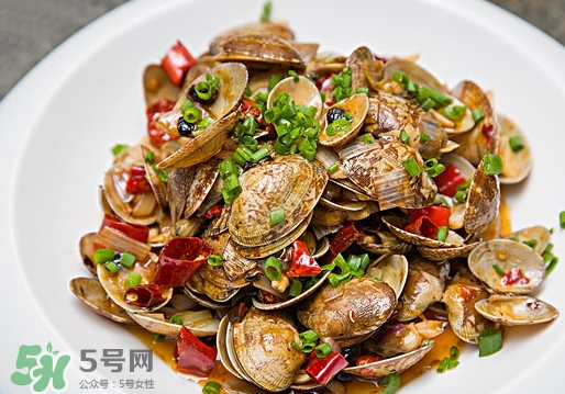 花甲泡了一夜還能吃嗎？花甲泡了一夜吃了會(huì)怎樣