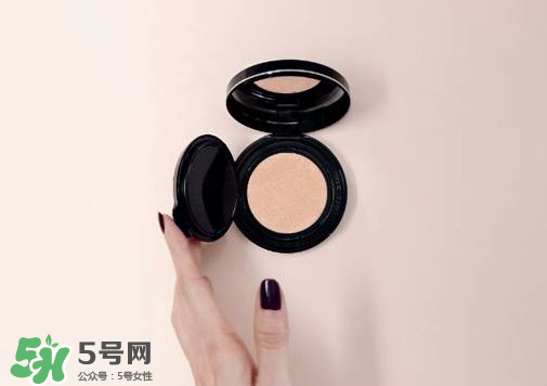 dior迪奧鎖妝氣墊多少錢(qián)？迪奧鎖妝氣墊上市時(shí)間