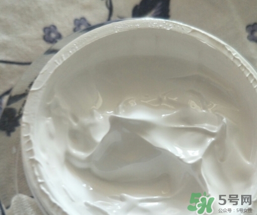 凱芙蘭素顏霜怎么用？凱芙蘭w9素顏霜使用方法