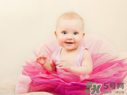 新生兒吃母乳會撐到嗎？新生兒吃母乳會吃撐嗎？