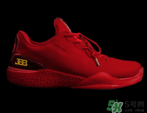 big baller brand zo2獨(dú)立日配色多少錢？球哥簽名鞋官網(wǎng)價(jià)格