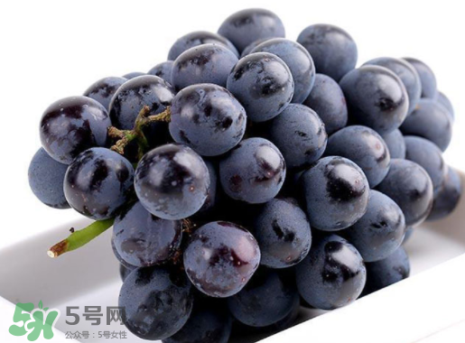 夏黑葡萄皮能吃嗎？夏黑葡萄怎么吃？