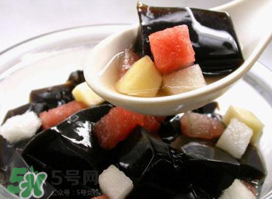龜苓膏是烏龜做的嗎？龜苓膏是什么做的？