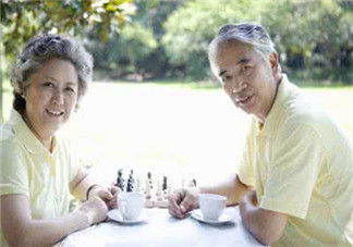 嬰兒奶粉老人能喝嗎？老人能不能喝嬰兒奶粉？