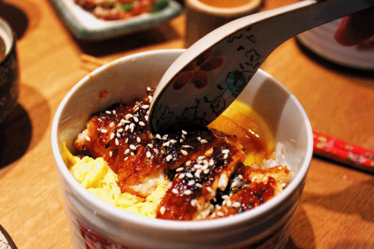 鰻魚飯好吃嗎？鰻魚飯有刺嗎？