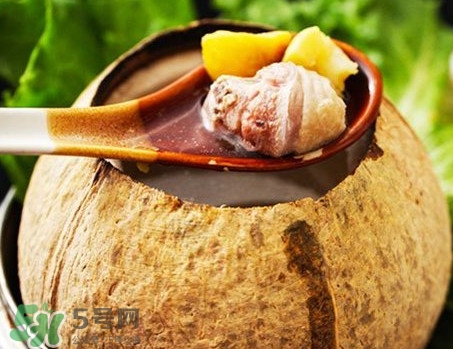 椰子雞里面的耶肉能吃嗎？椰子雞湯底怎麼做