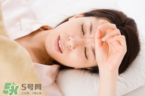 孕婦打噴嚏會(huì)嚇著寶寶嗎？孕婦打噴嚏對(duì)胎兒有影響嗎？