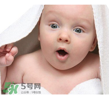 嬰兒吐奶和奶粉有關(guān)系嗎？嬰兒吐奶需要換奶粉嗎？