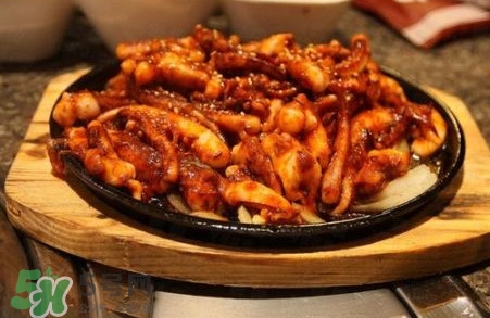鐵板魷魚怎么做好吃？鐵板魷魚使用了什么香料