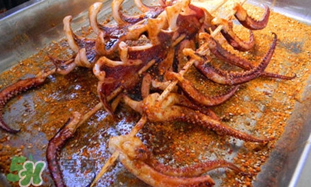 鐵板魷魚怎么做好吃？鐵板魷魚使用了什么香料