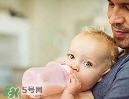 戒夜奶的最佳時(shí)間 幾個(gè)月戒夜奶最好？