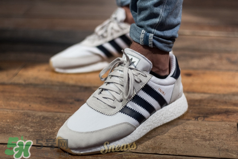 adidas iniki runner上腳效果怎么樣？阿迪達(dá)斯復(fù)古跑鞋好看嗎？