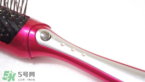 小泉成器音波電動梳怎么用？小泉成器音波震動梳子使用方法