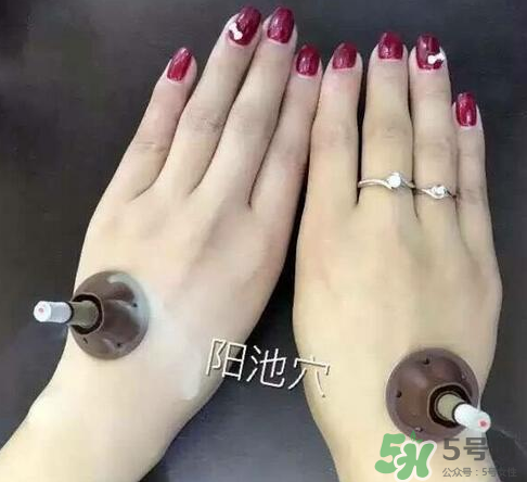 艾艾貼灸出水珠為什么？艾艾貼后有水珠要擦嗎？
