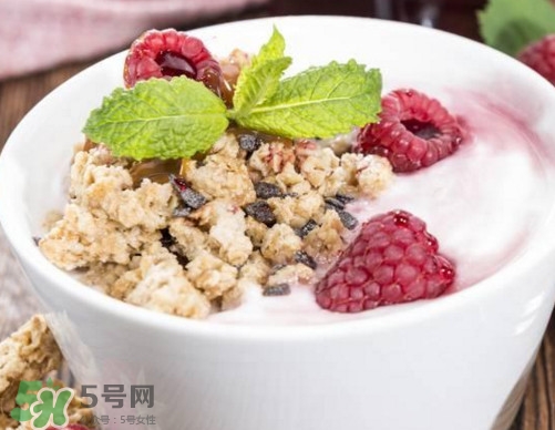 酸奶好吃怎么選？酸奶對人有哪些好處