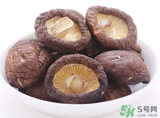 買香菇怎么挑選？干香菇怎么挑選？